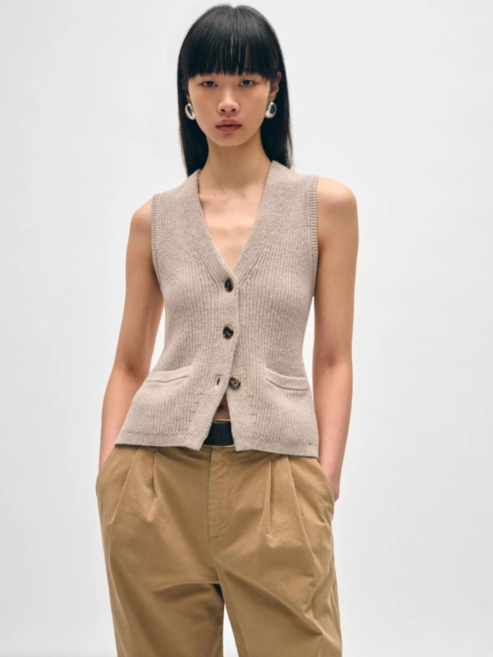 White and Warren Cotton Linen Ribbed Waistcoat in Flax (M)